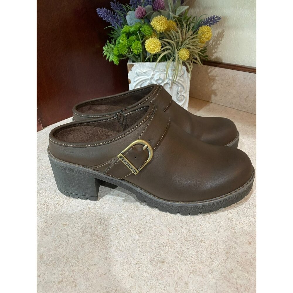 Eastland Nola Womens Brown Leather Slip-On Clogs W/ Buckle Detail & Chunky Heel
